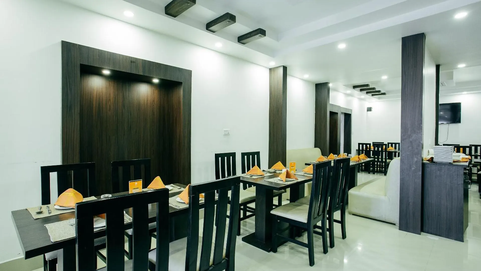 Oyo 11474 Gangaur Regency Boutique Hotel Kathmandu Bed & Breakfast